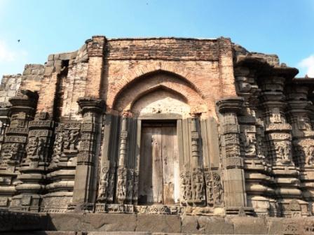 Daityasudan Temple, Lonar, Maharashtra, India (लोणार येथील दैत्यसुदन मंदिर)